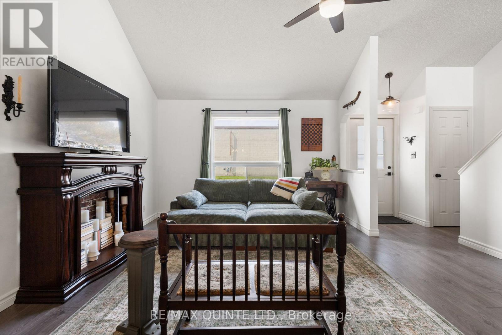 #5 45 PRINCE EDWARD STREET - 11