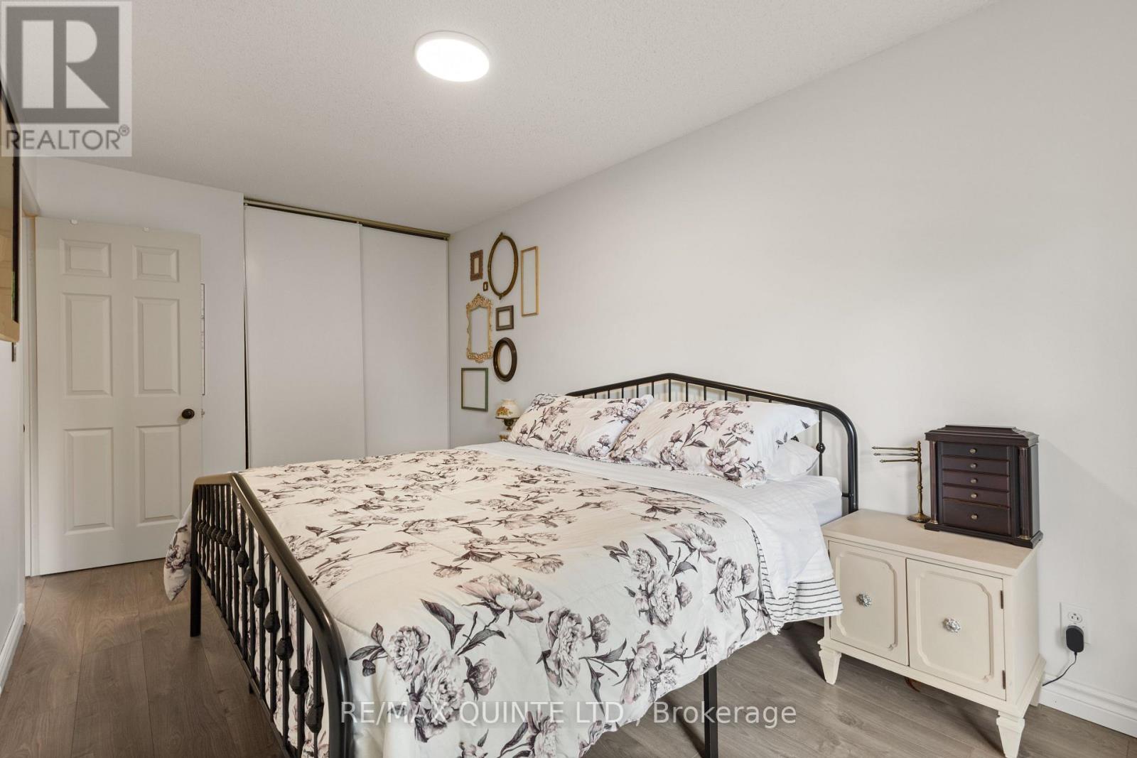 #5 45 PRINCE EDWARD STREET - 21