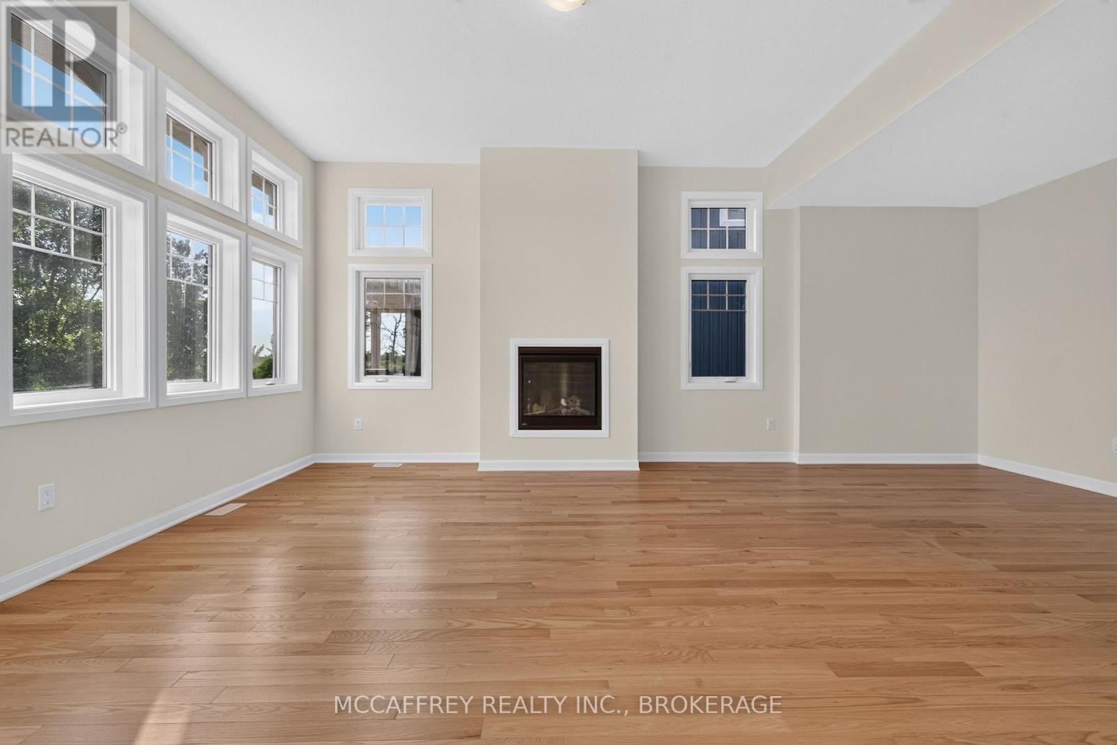 160 COUNTRY CLUB DRIVE - Image 13