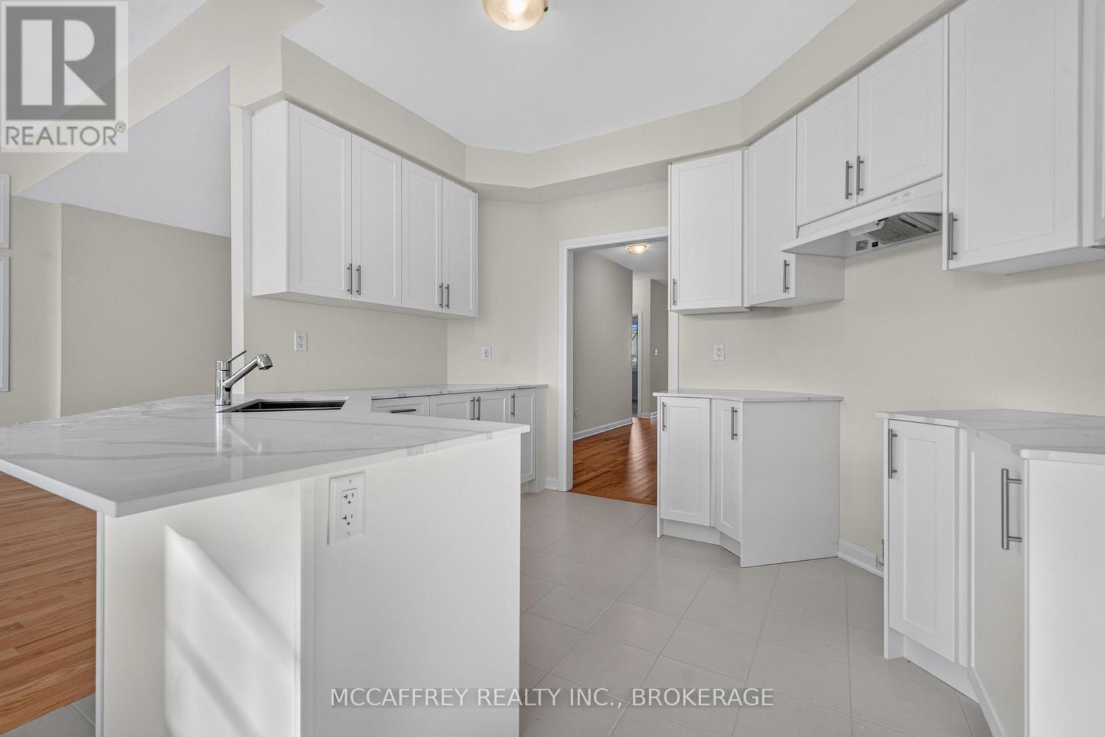 160 COUNTRY CLUB DRIVE - Image 16