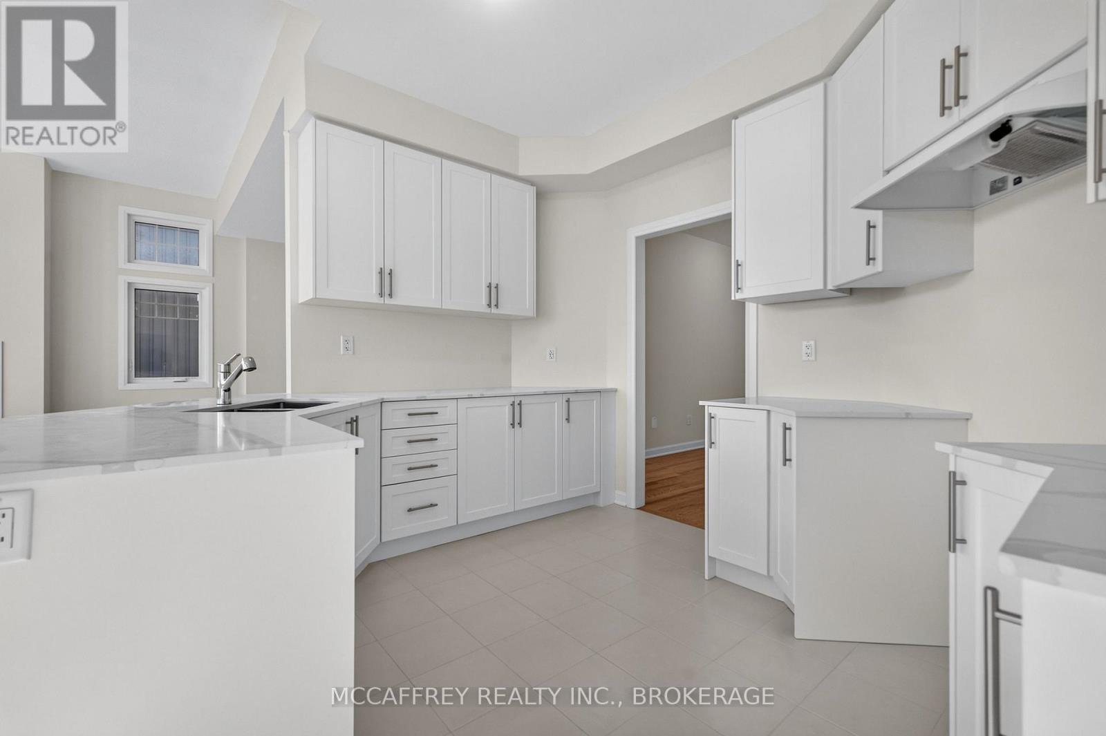 160 COUNTRY CLUB DRIVE - Image 17
