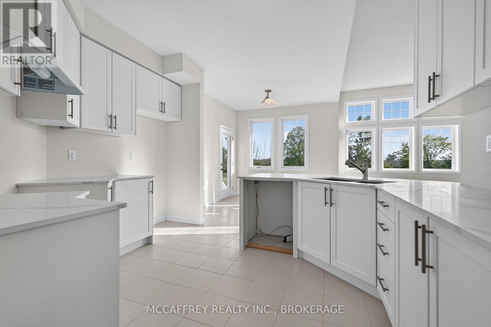 160 COUNTRY CLUB DRIVE - Image 18