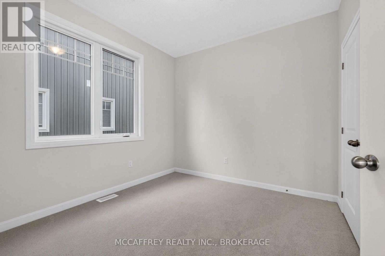 160 COUNTRY CLUB DRIVE - Image 25