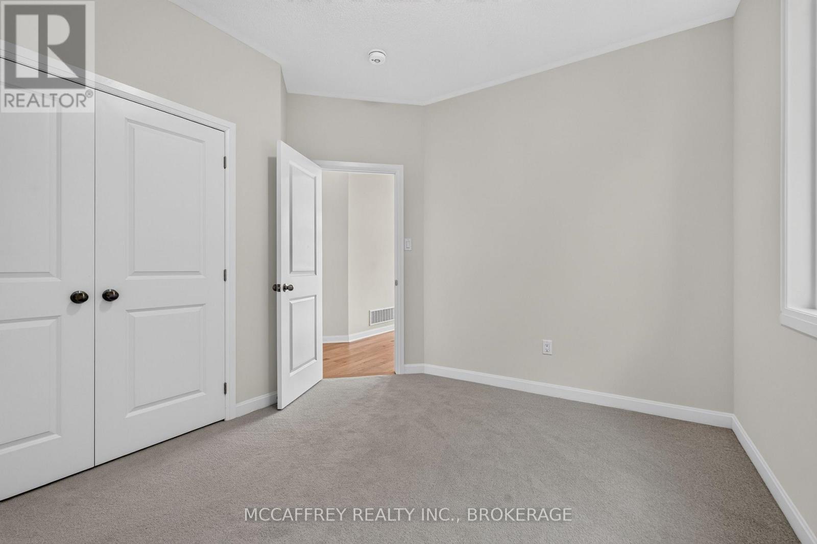 160 COUNTRY CLUB DRIVE - Image 26