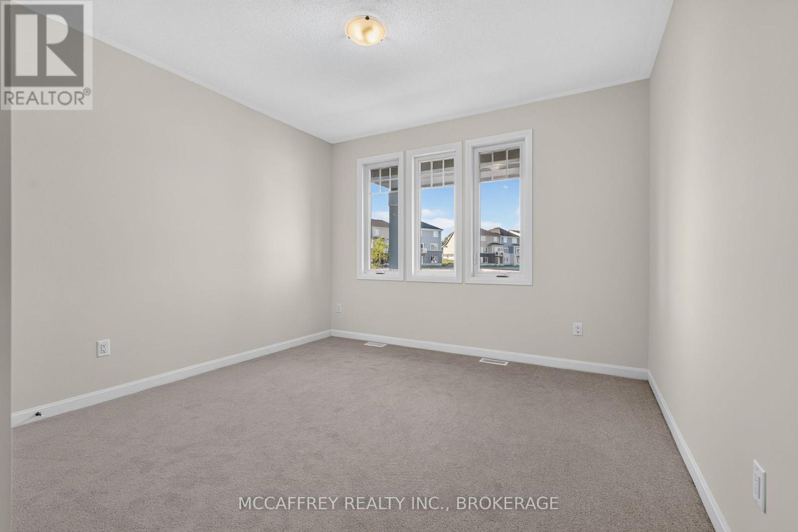 160 COUNTRY CLUB DRIVE - Image 28