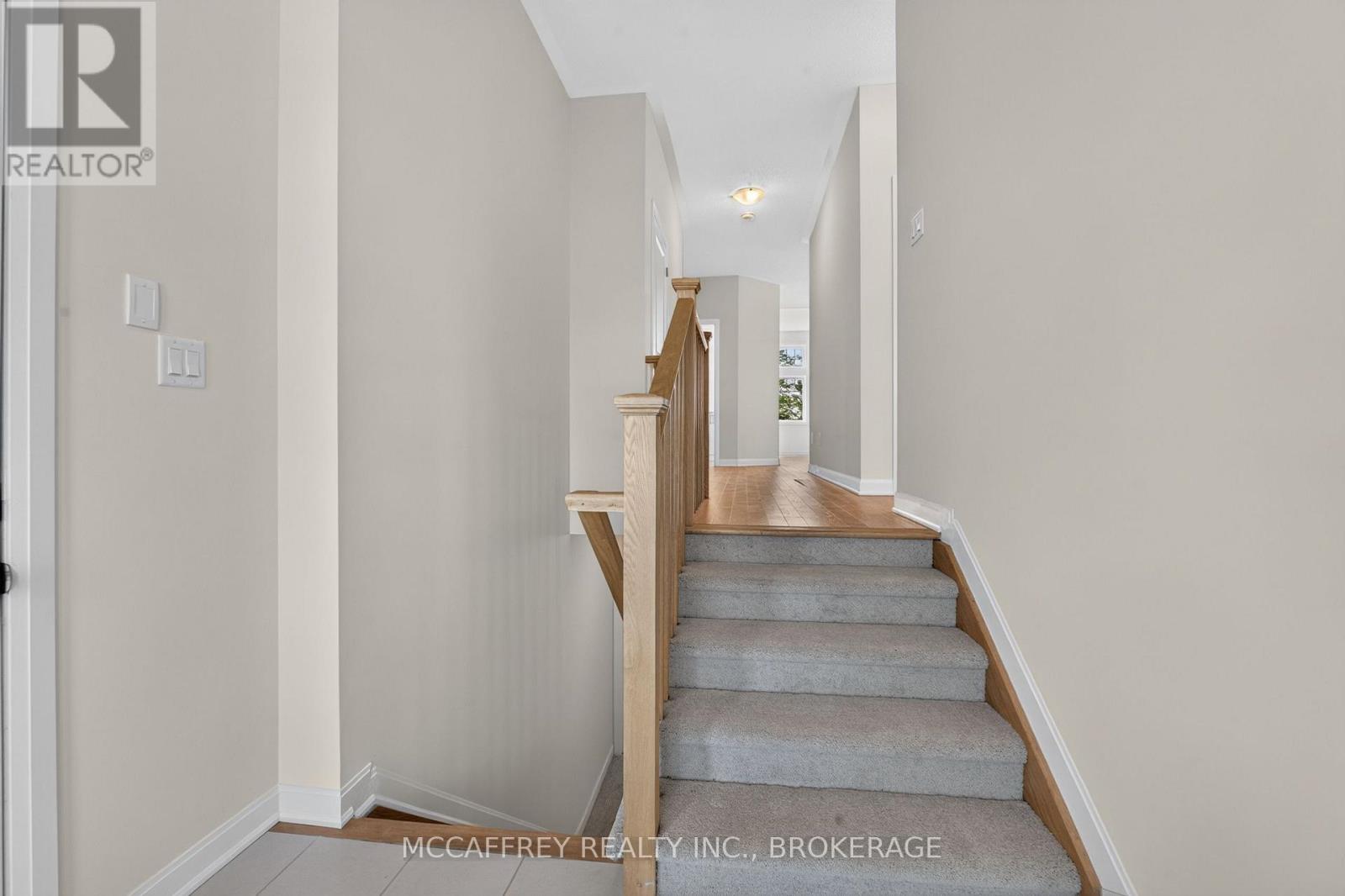 160 COUNTRY CLUB DRIVE - Image 3