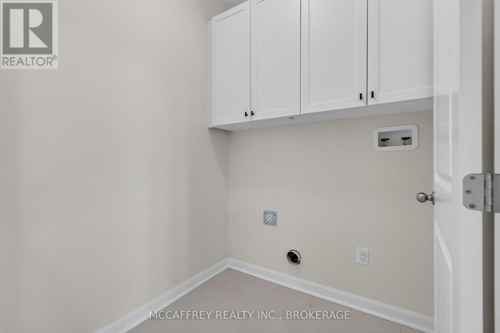 160 COUNTRY CLUB DRIVE - Image 30