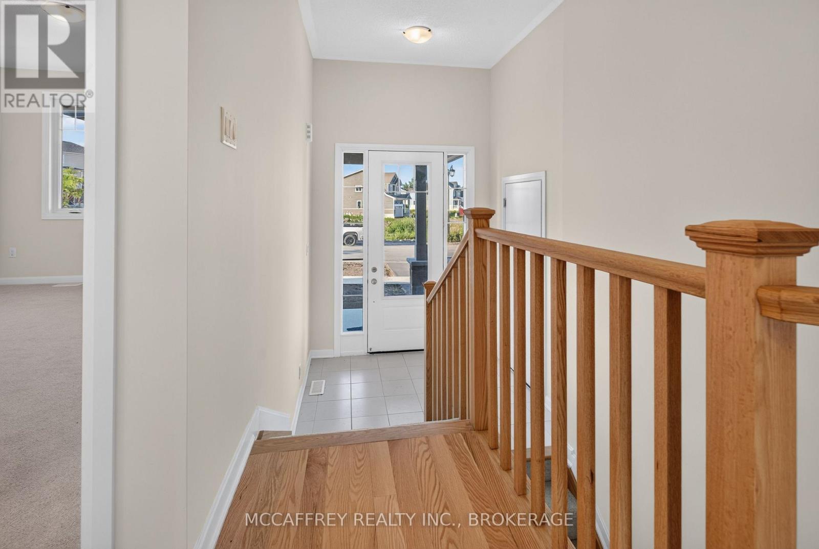 160 COUNTRY CLUB DRIVE - Image 31