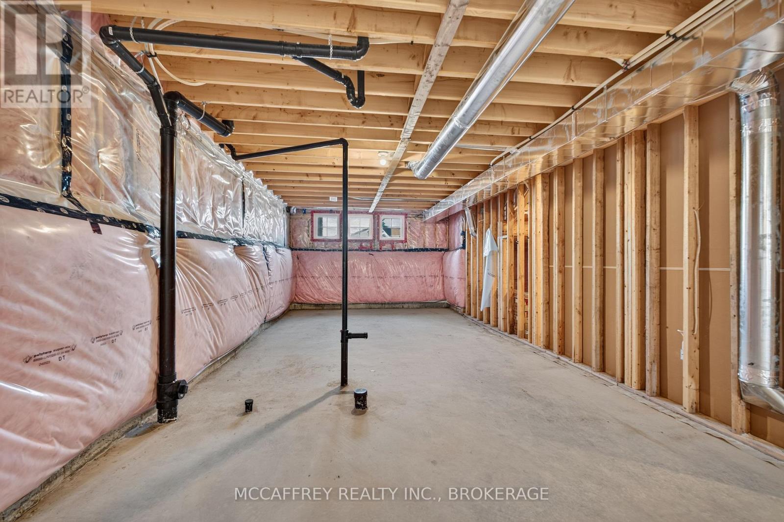 160 COUNTRY CLUB DRIVE - Image 32
