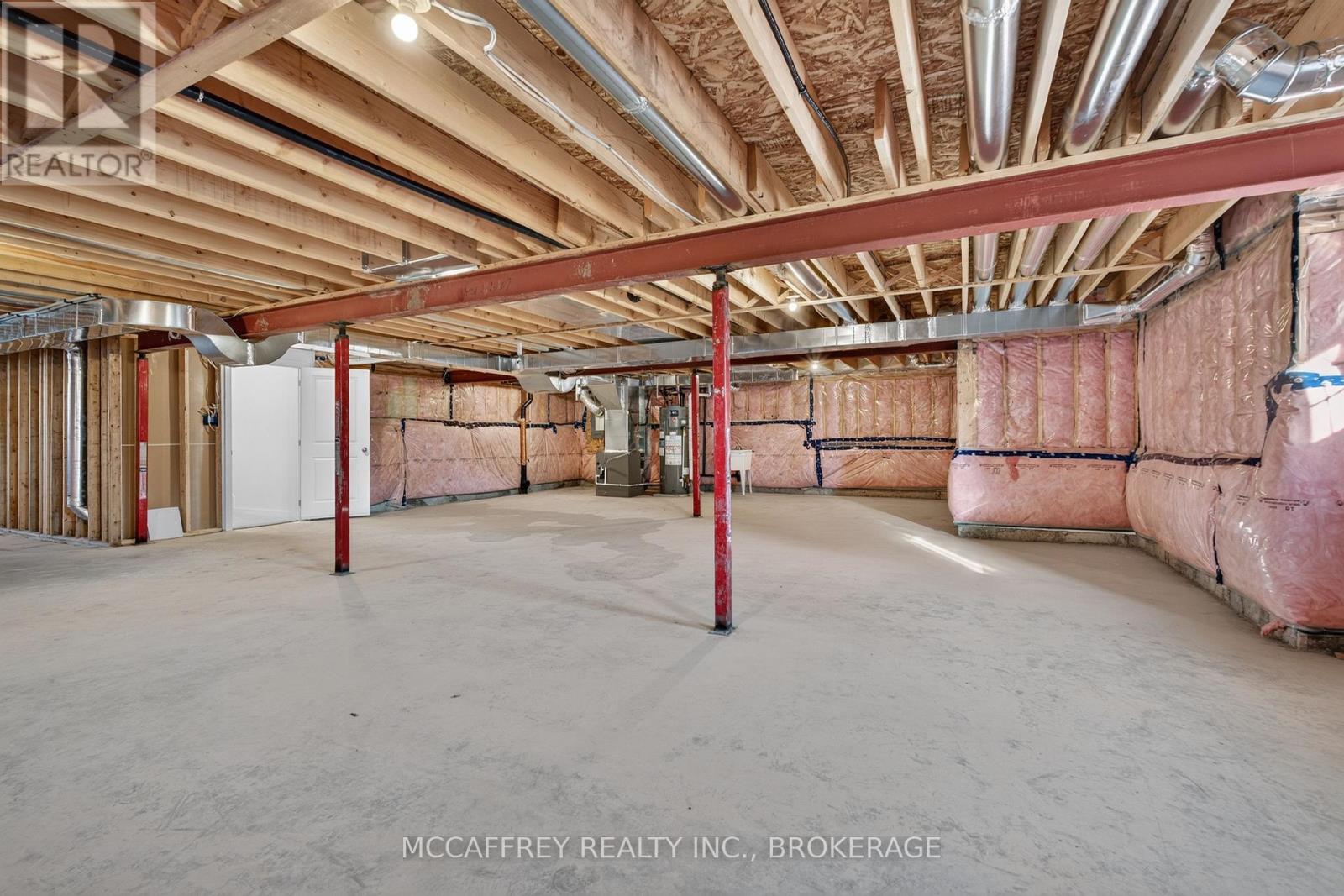 160 COUNTRY CLUB DRIVE - Image 34