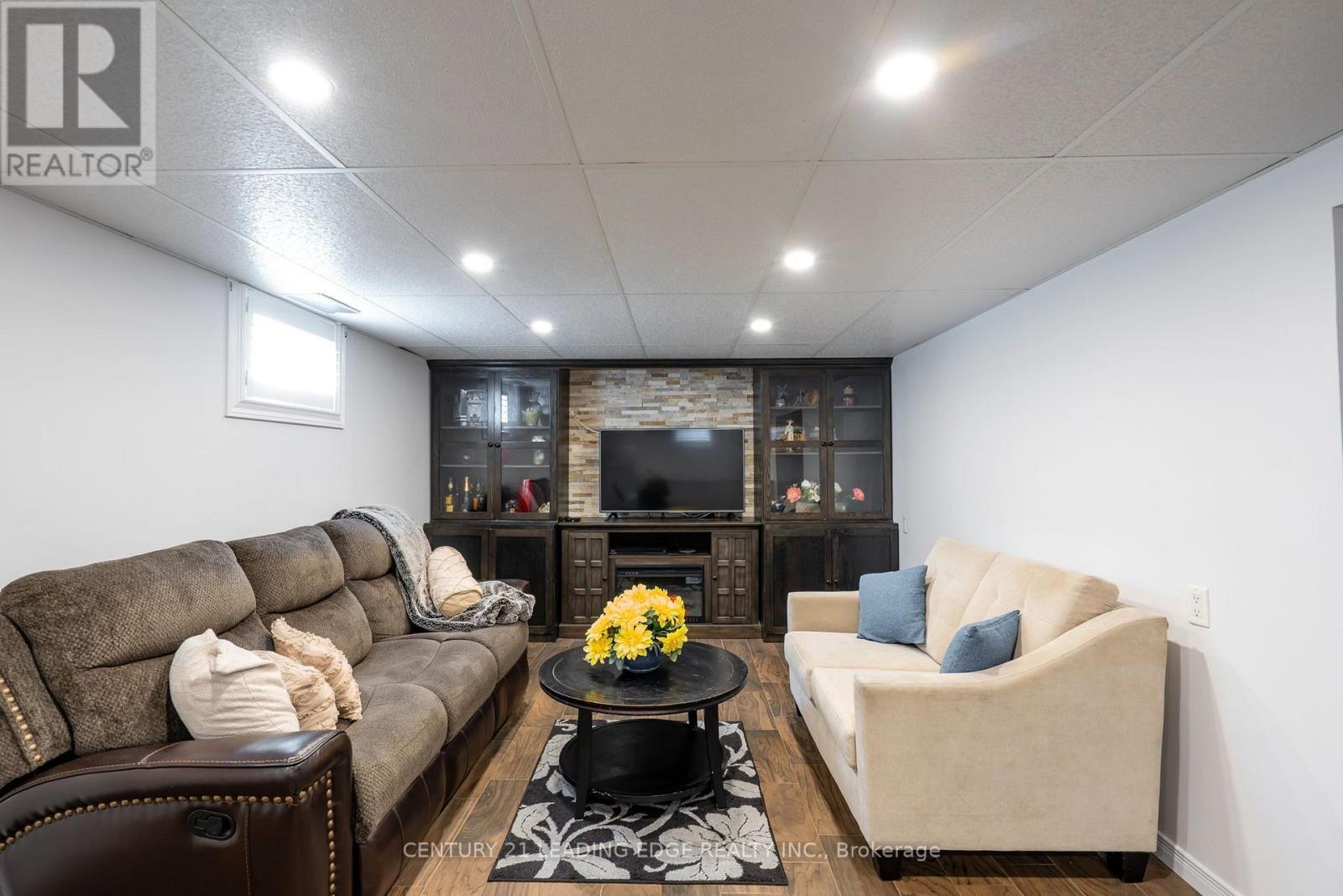 258 NIPIGON STREET - Image 24