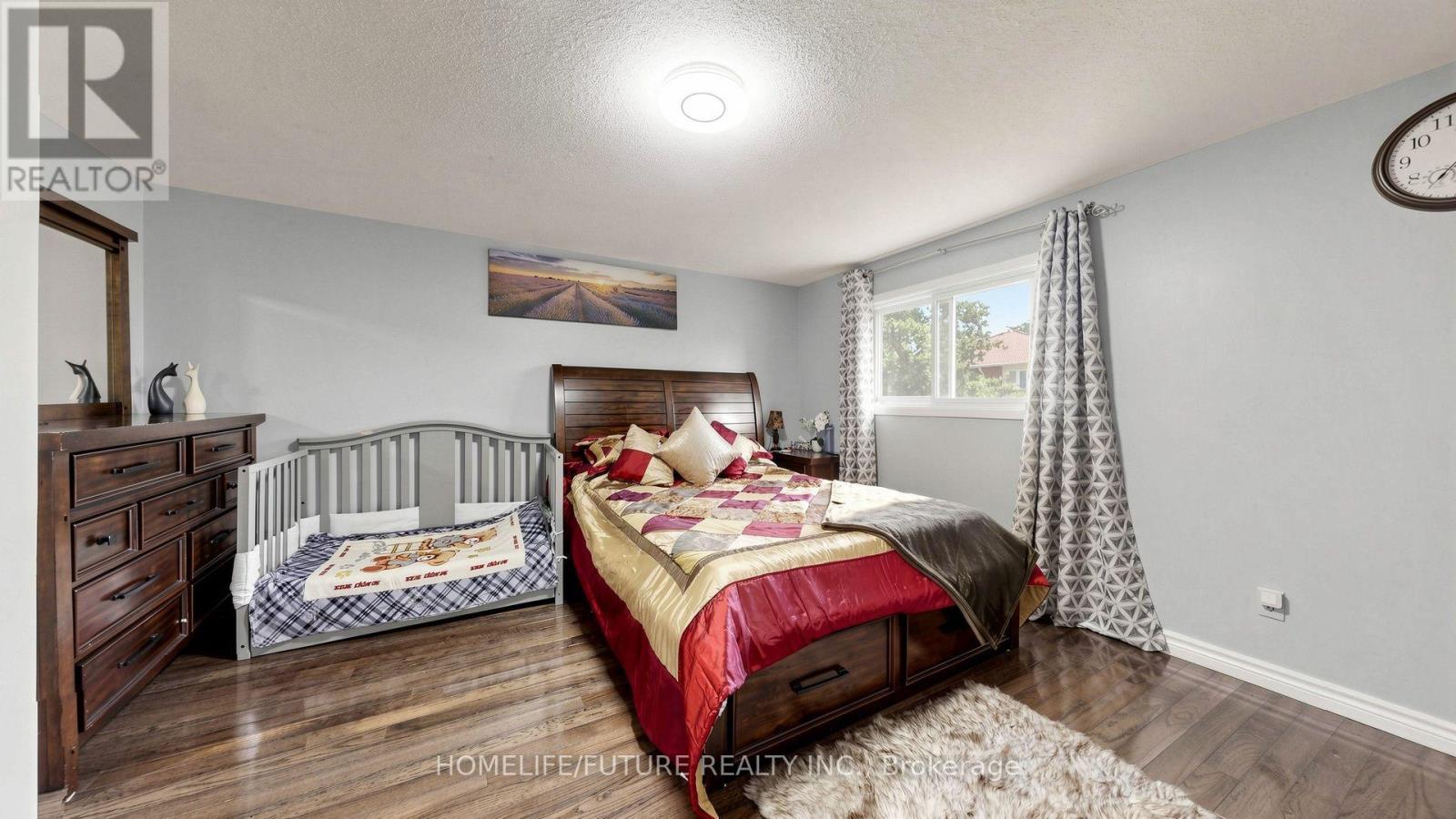168 LARGE CRESCENT - Image 19