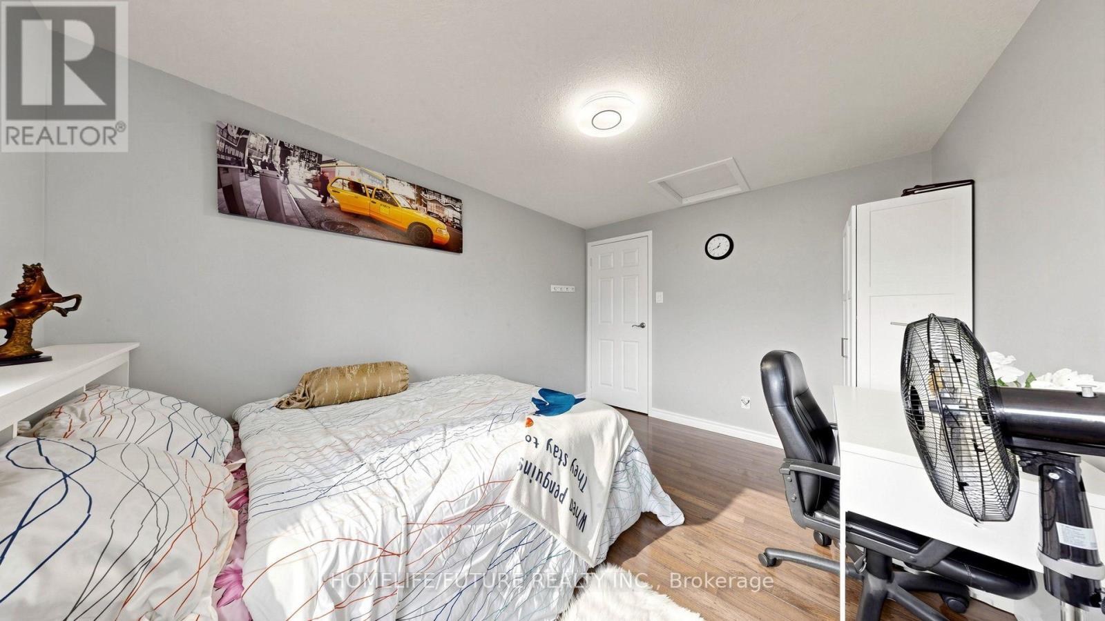 168 LARGE CRESCENT - Image 24
