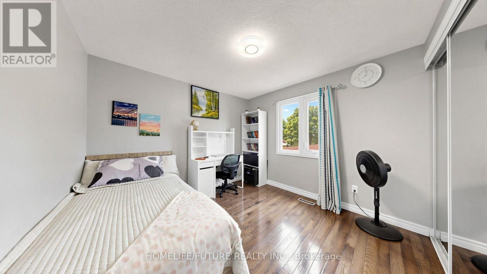 168 LARGE CRESCENT - Image 26