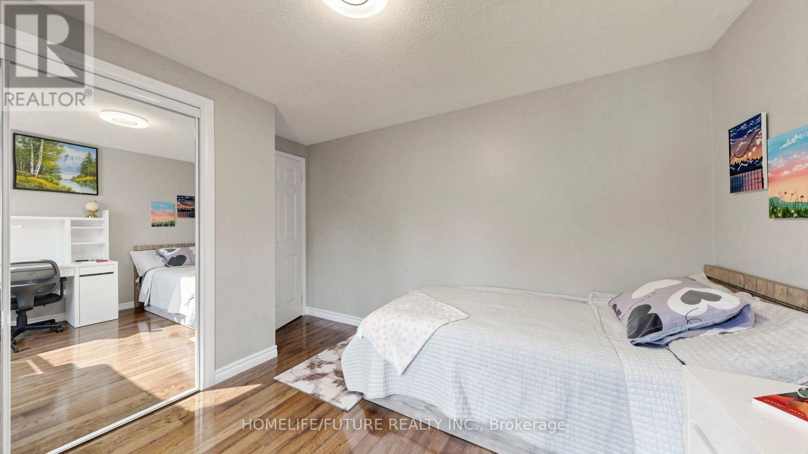 168 LARGE CRESCENT - Image 29