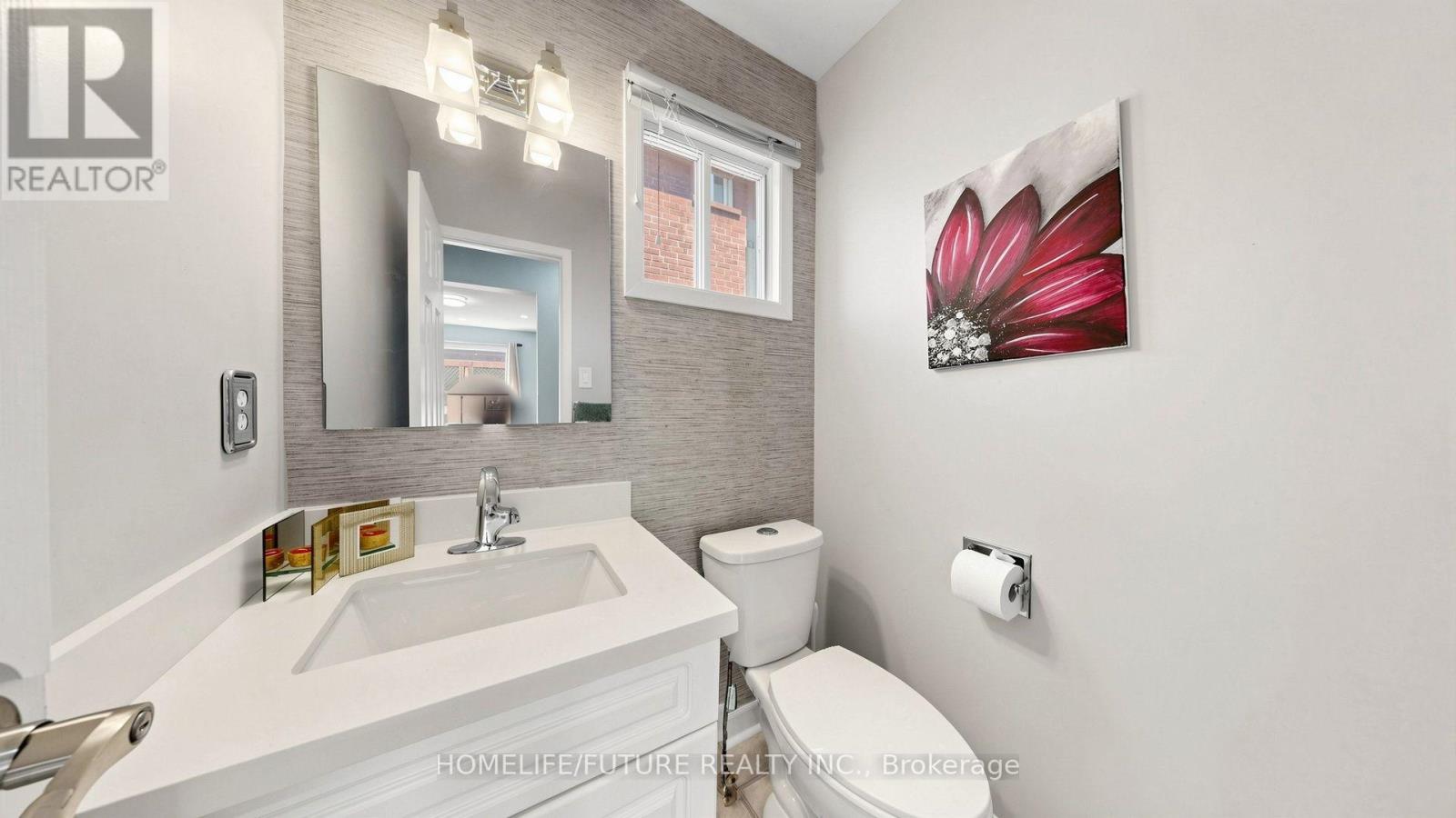 168 LARGE CRESCENT - Image 32