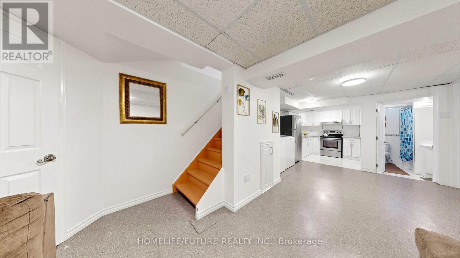 168 LARGE CRESCENT - Image 37