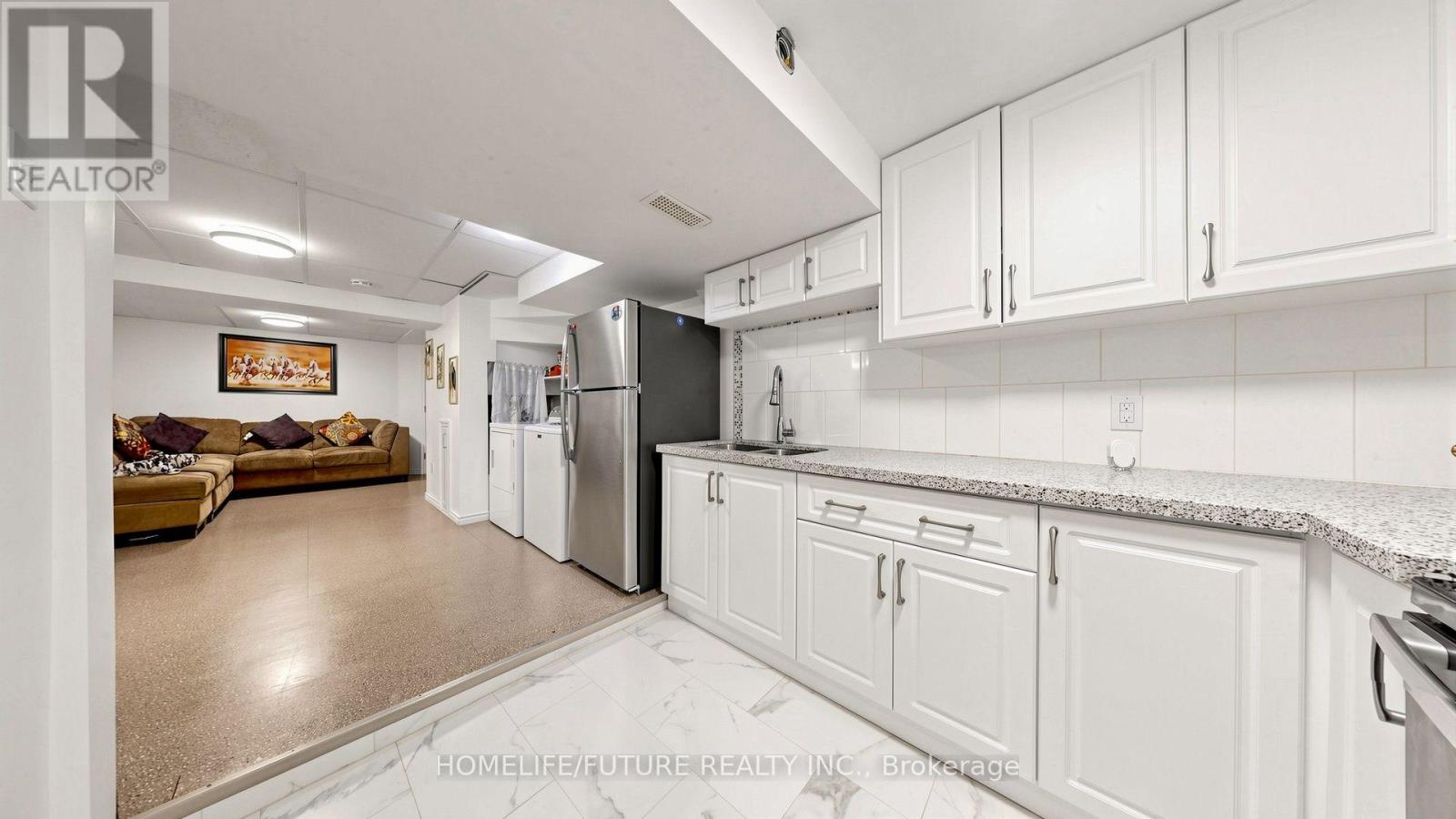 168 LARGE CRESCENT - Image 41