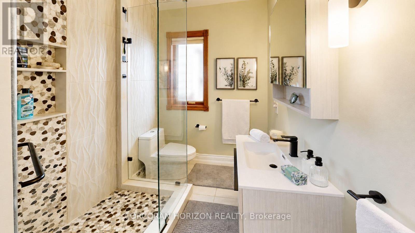 402 RHODES AVENUE - 24