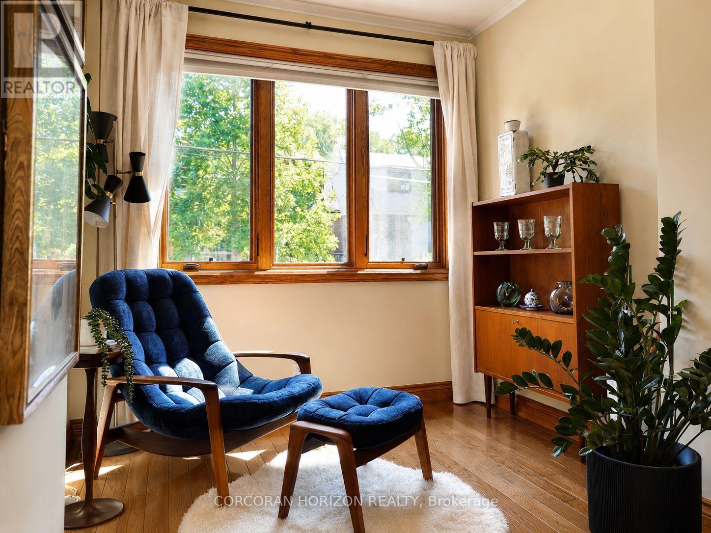 402 RHODES AVENUE - 6