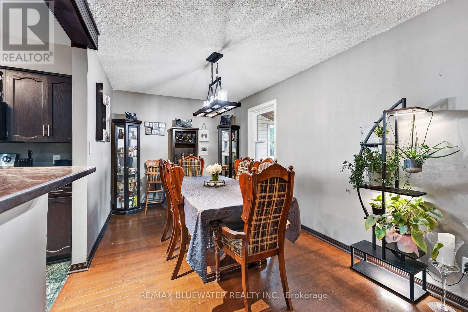 210 HILL STREET - 11
