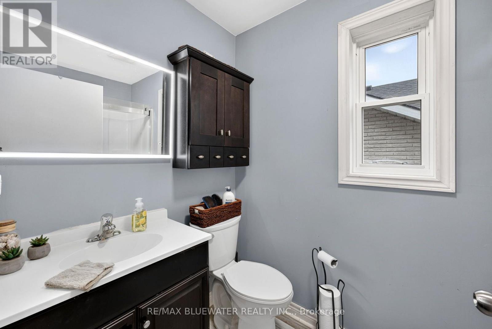 210 HILL STREET - 18