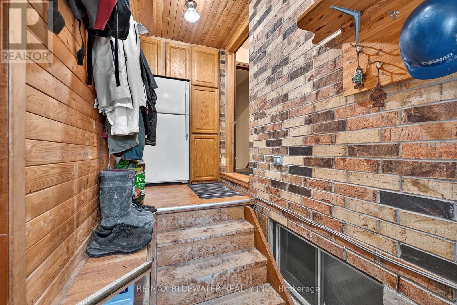 210 HILL STREET - 22