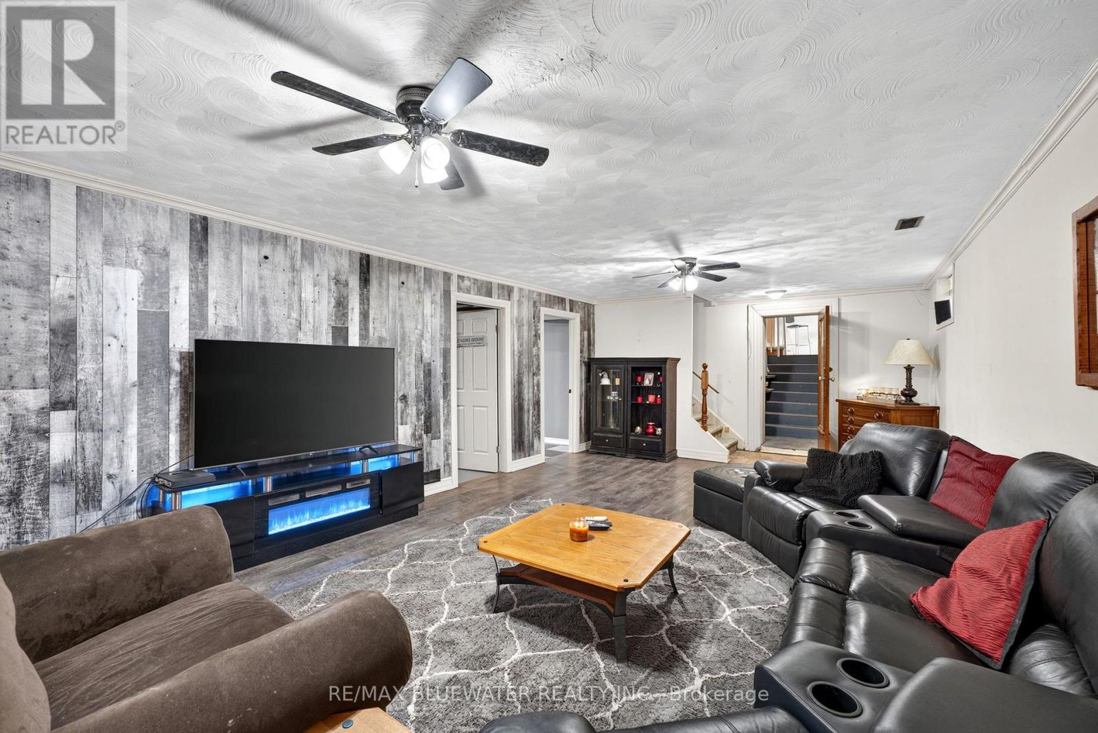 210 HILL STREET - 27