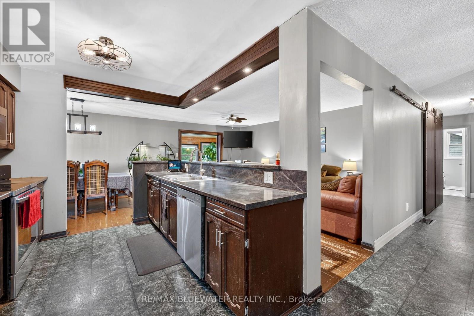 210 HILL STREET, Central Huron (Clinton) — photo 3