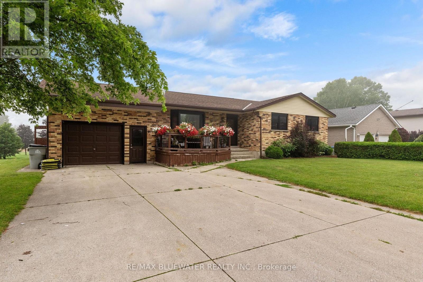 210 HILL STREET - 44