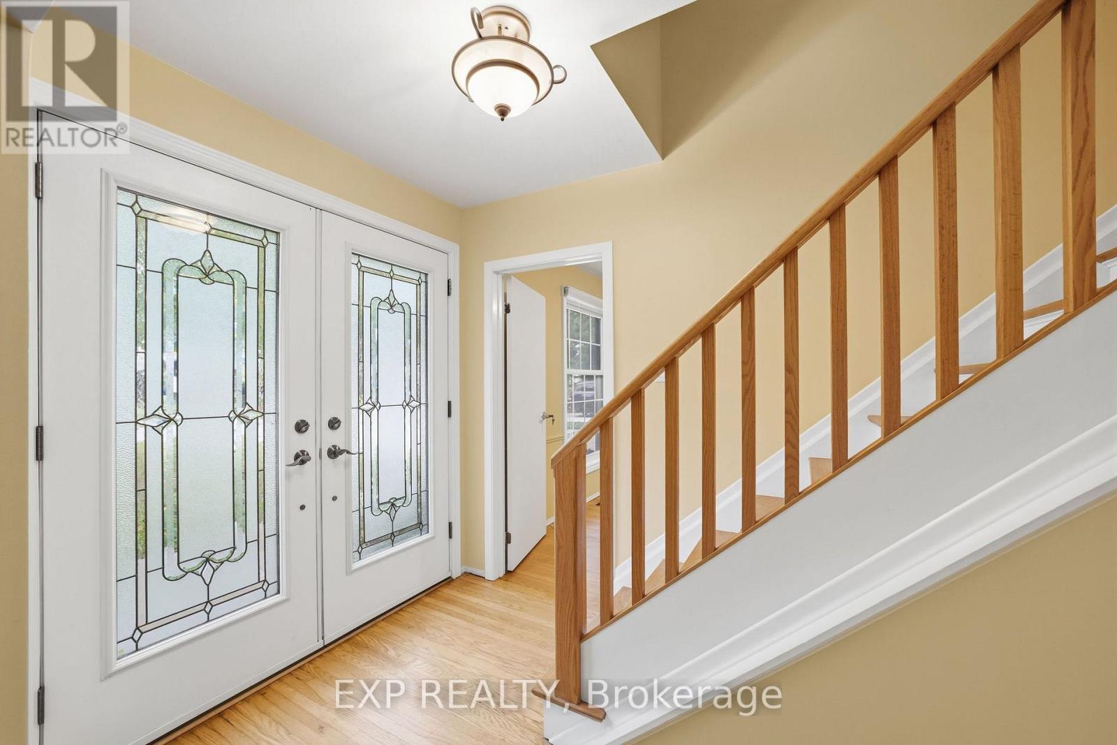 42 QUEEN MARY CRESCENT - 12