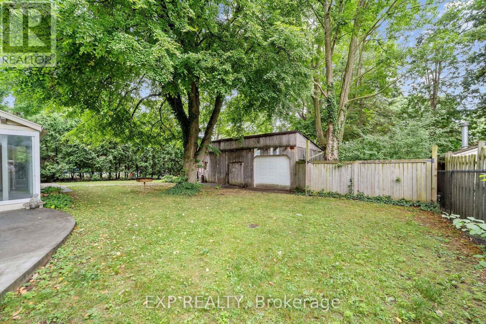 42 QUEEN MARY CRESCENT - 26