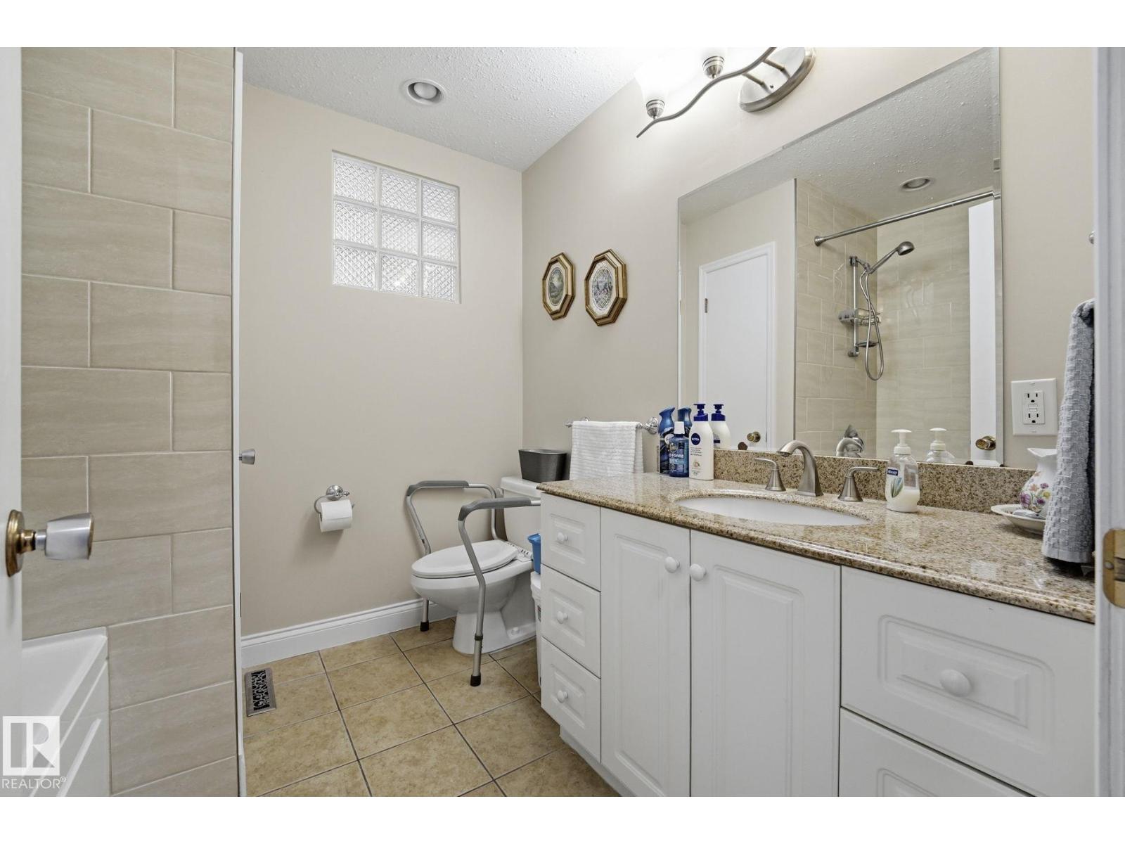 15204 75A ST NW - 24