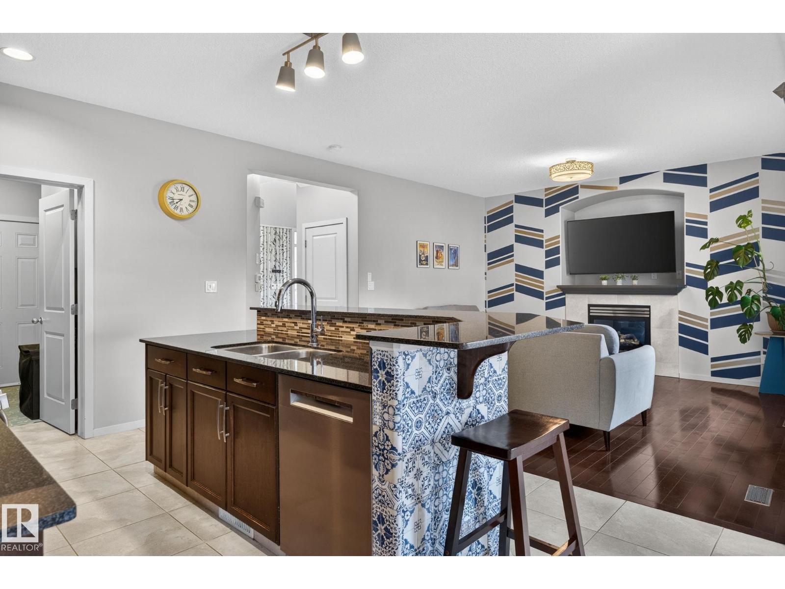 22068 95 AV NW - 14