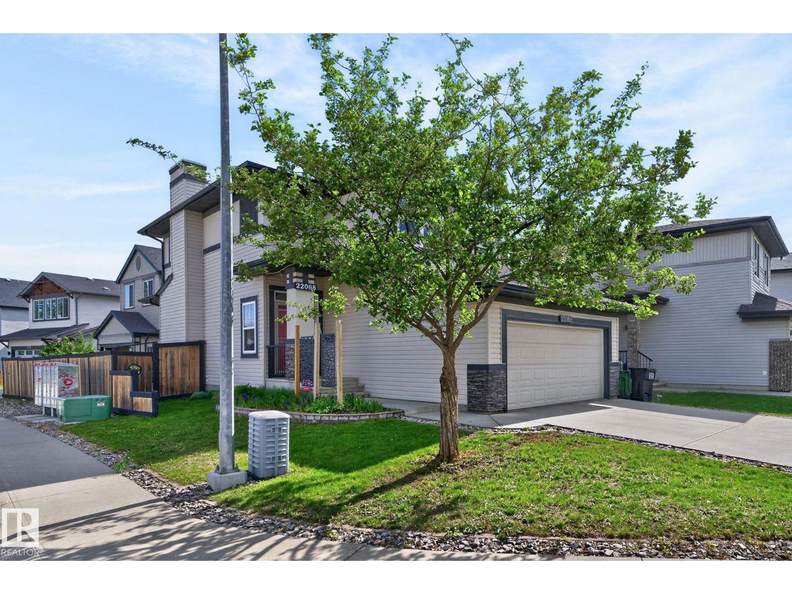 22068 95 AV NW - 51