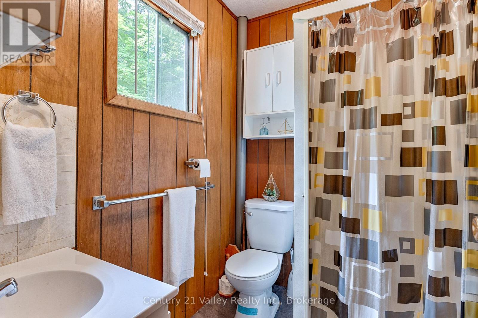 27A MAPLE GROVE LANE - 24