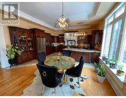 Kitchen - 129 Lakeland Crescent, Richmond Hill, ON L4E3A1 Photo 10