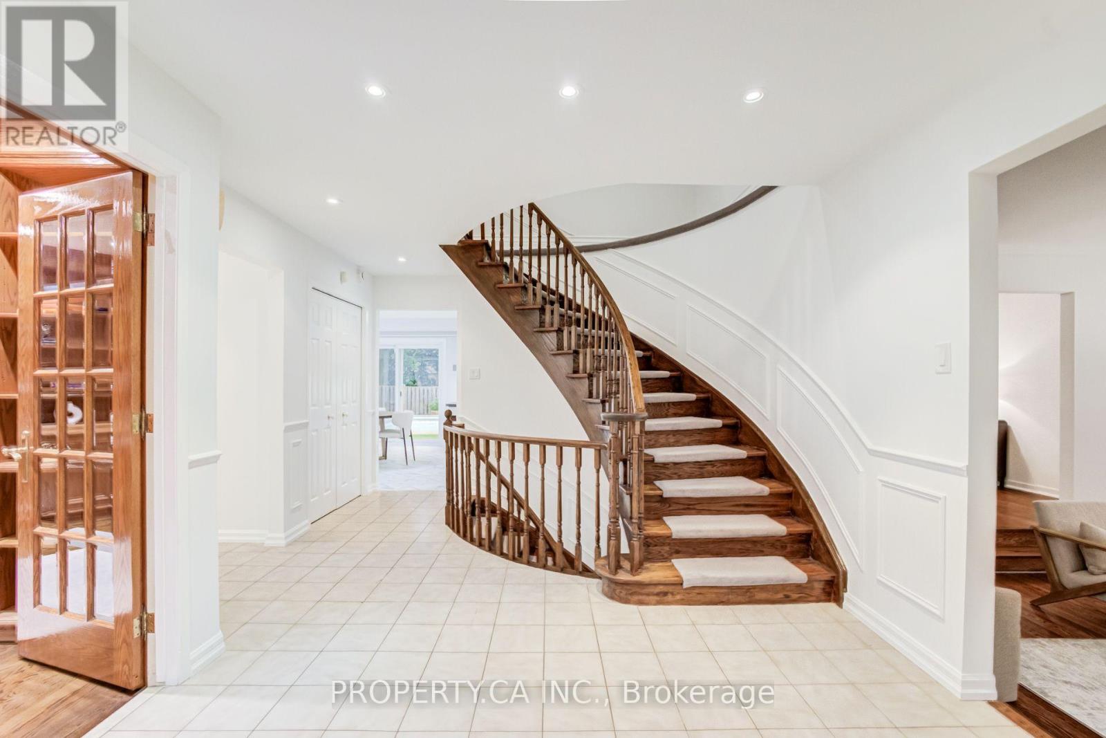 143 CAMBRIDGE CRESCENT - 2