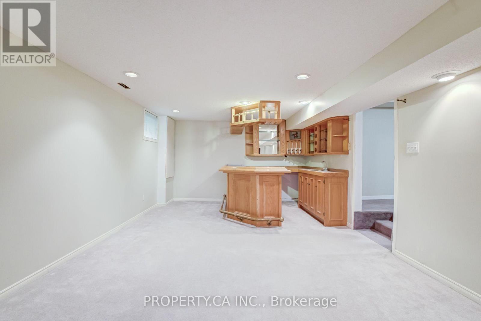 143 CAMBRIDGE CRESCENT - 25