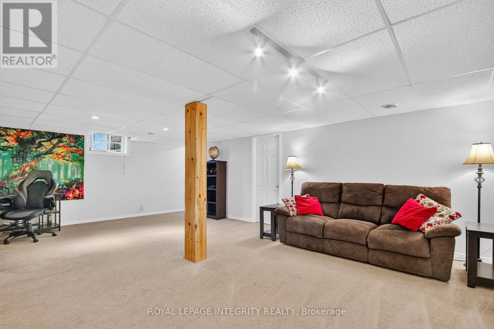 3 Bed, 2 Bath House for Sale in Ottawa – 8308 ROSEFIRE DRIVE, Ottawa – MLS# X13621014 - Image 19