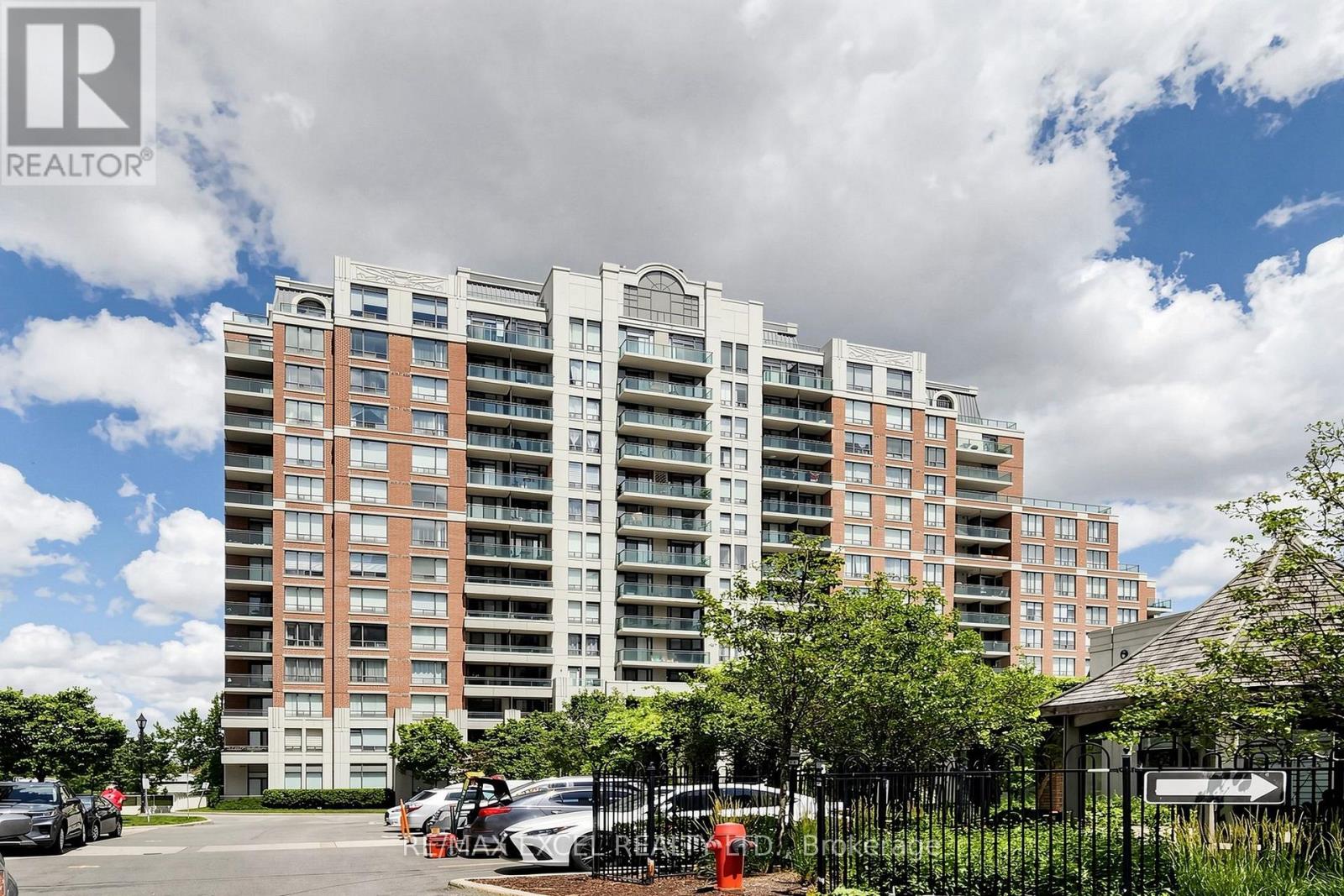 508 - 350 RED MAPLE ROAD