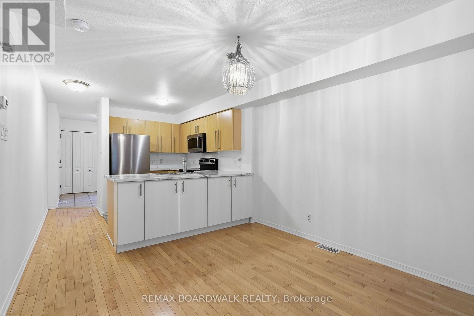 2 Bed, 2 Bath House for Rent in Ottawa – 84 – 59 STRATHAVEN PRIVATE, Ottawa – MLS# X13621244 - Image 13
