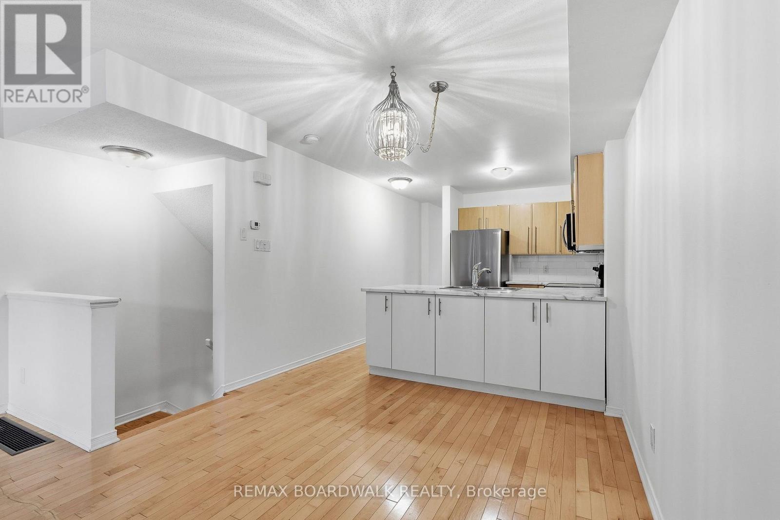 2 Bed, 2 Bath House for Rent in Ottawa – 84 – 59 STRATHAVEN PRIVATE, Ottawa – MLS# X13621244 - Image 14