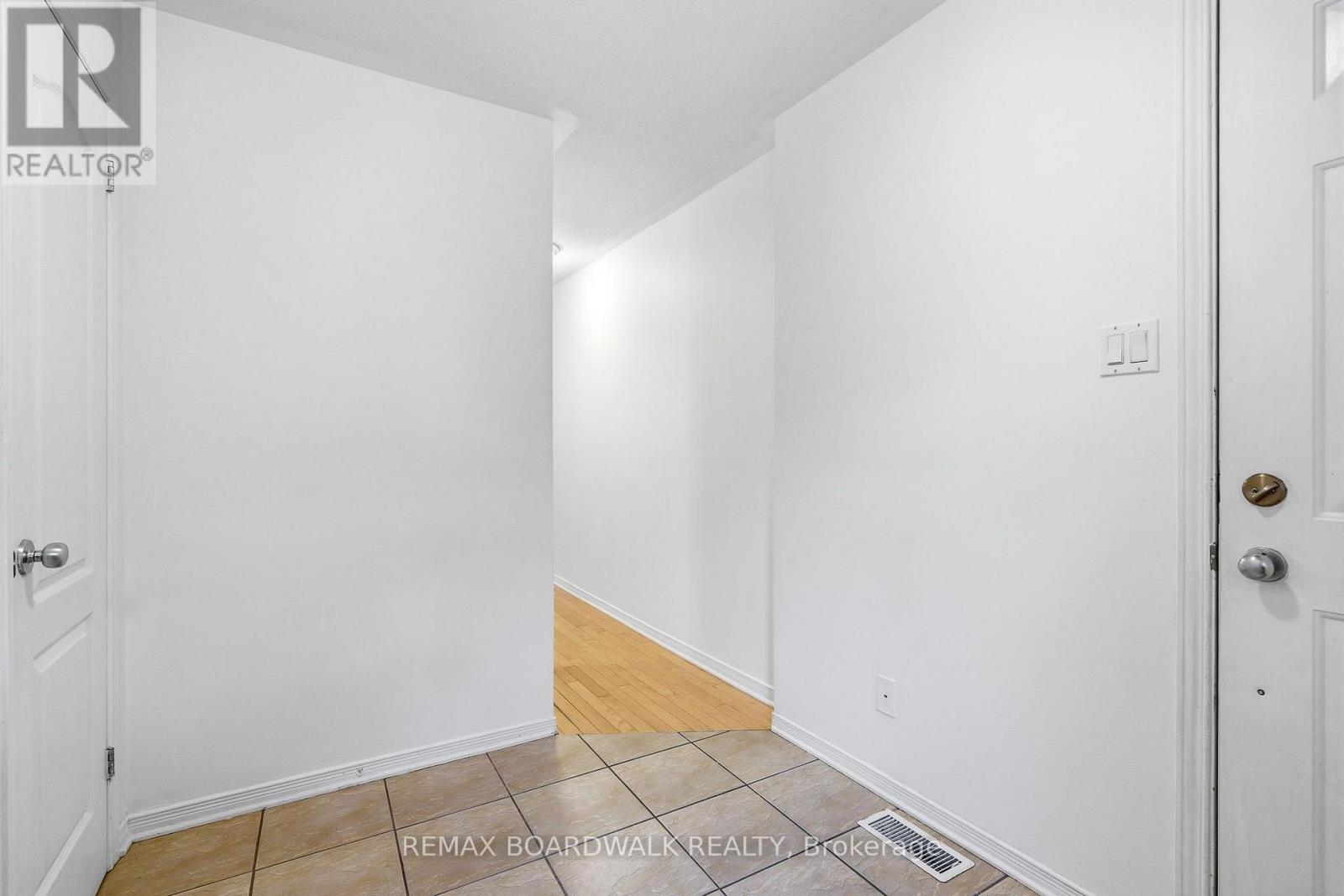 2 Bed, 2 Bath House for Rent in Ottawa – 84 – 59 STRATHAVEN PRIVATE, Ottawa – MLS# X13621244 - Image 6