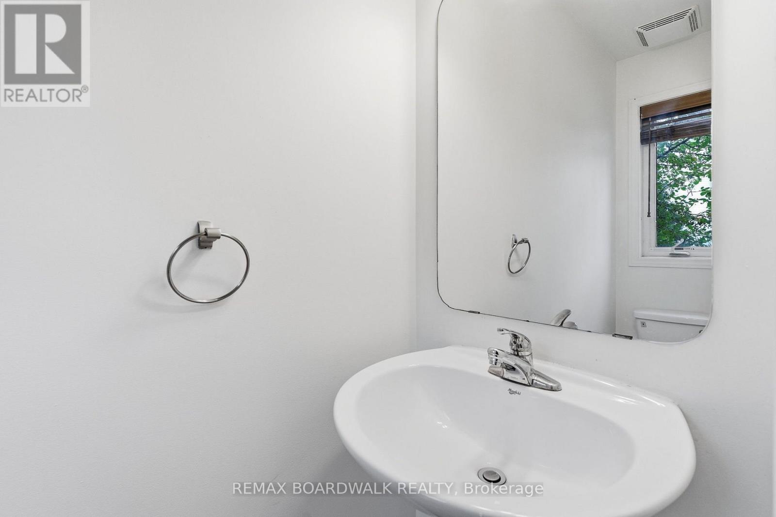2 Bed, 2 Bath House for Rent in Ottawa – 84 – 59 STRATHAVEN PRIVATE, Ottawa – MLS# X13621244 - Image 7