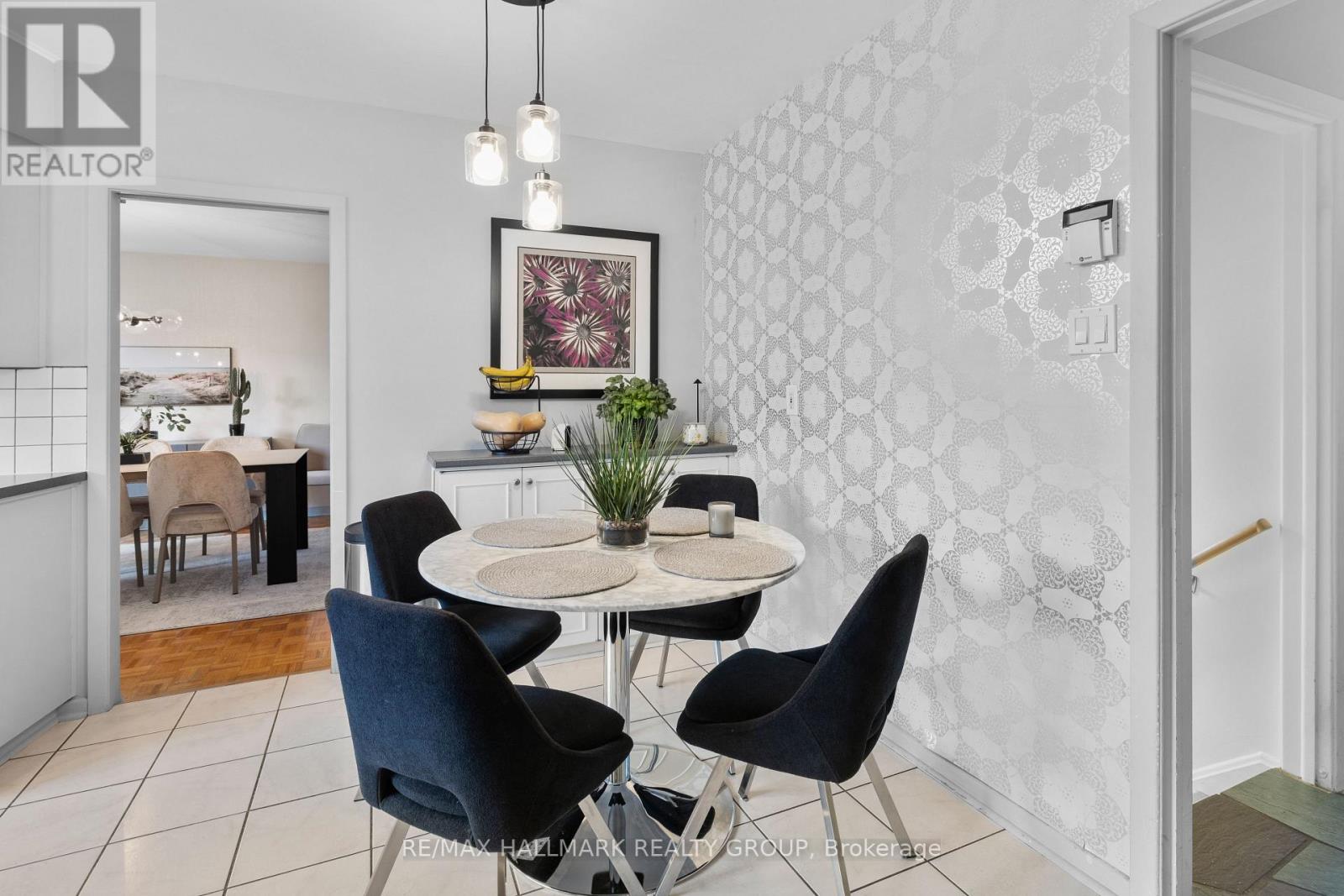 932 DRESDEN CRESCENT - 11