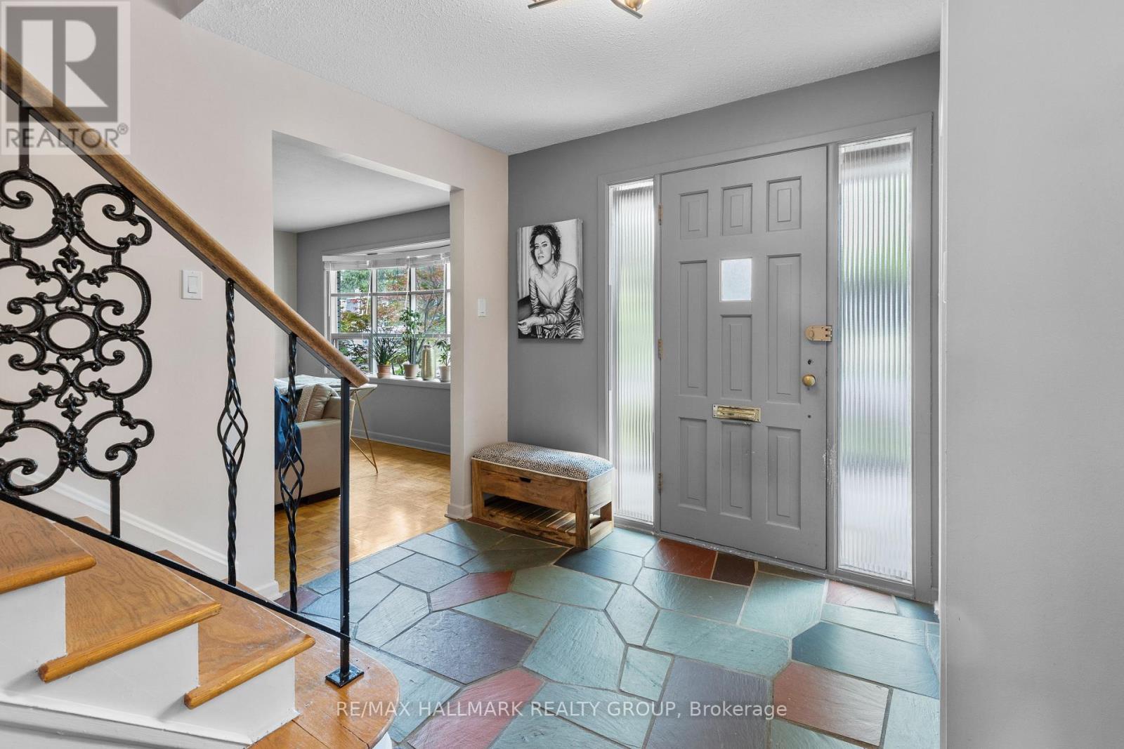 932 DRESDEN CRESCENT - 3