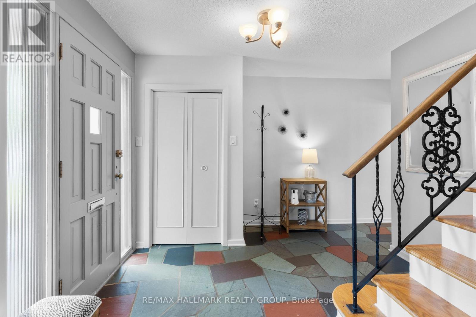 932 DRESDEN CRESCENT - 4