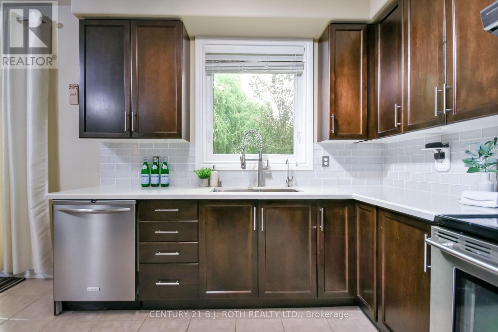 20 FALCON CRESCENT - Image 10