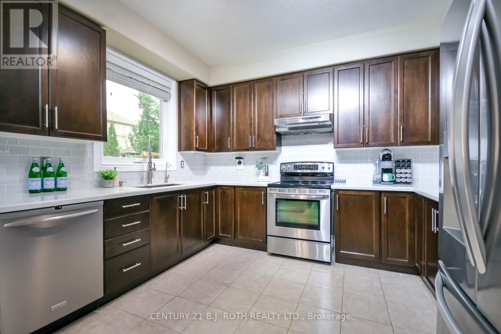 20 FALCON CRESCENT - Image 12